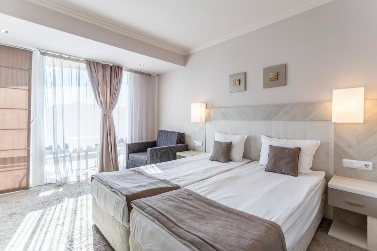 Selena Beach Family Hotel Sozopol Esterno foto