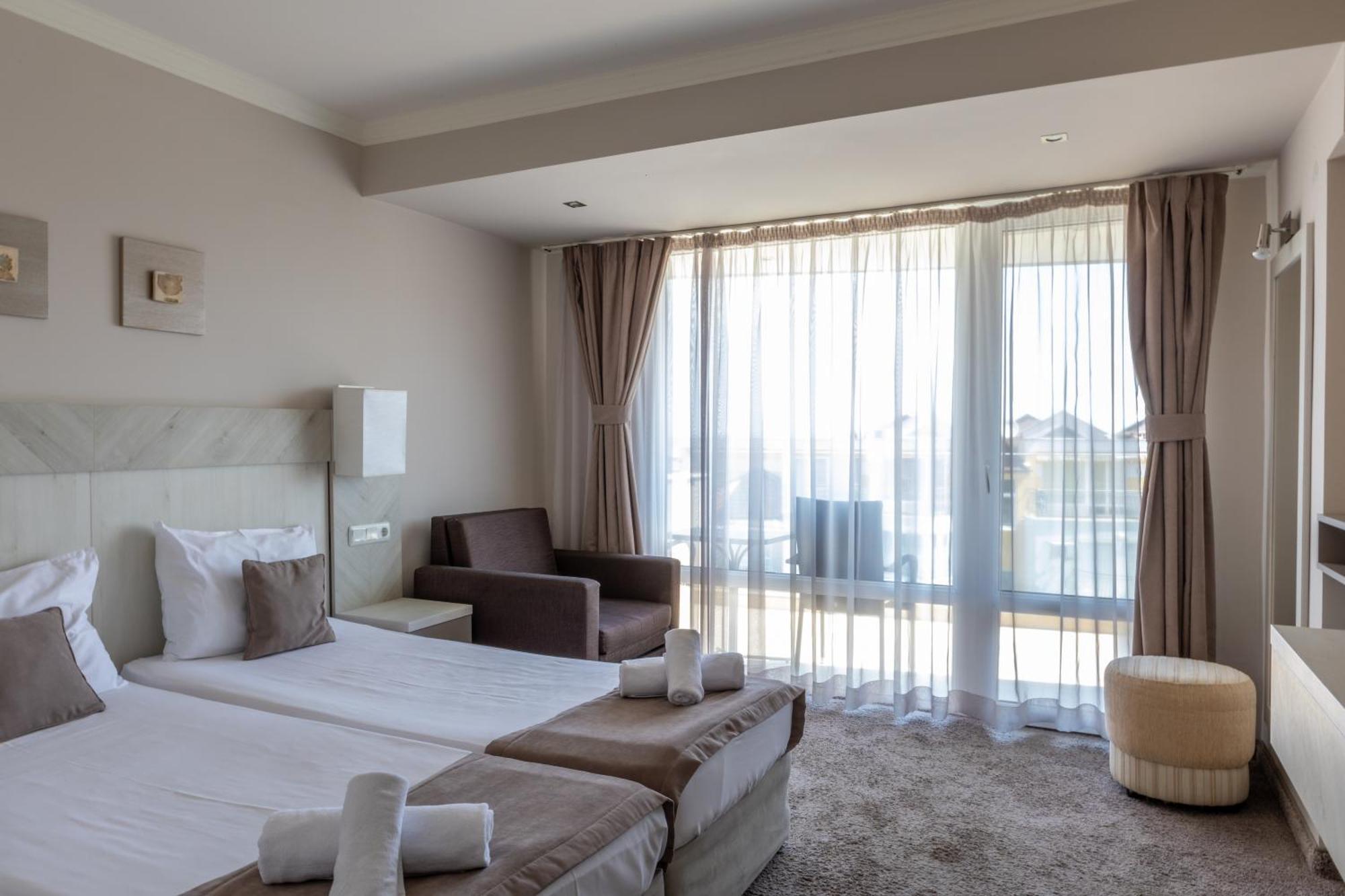 Selena Beach Family Hotel Sozopol Esterno foto
